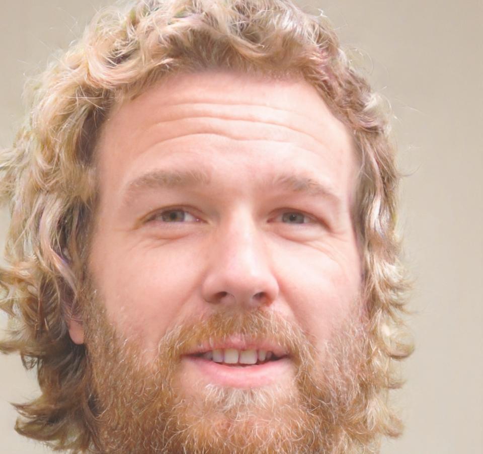 Instructor especializado en análisis financiero